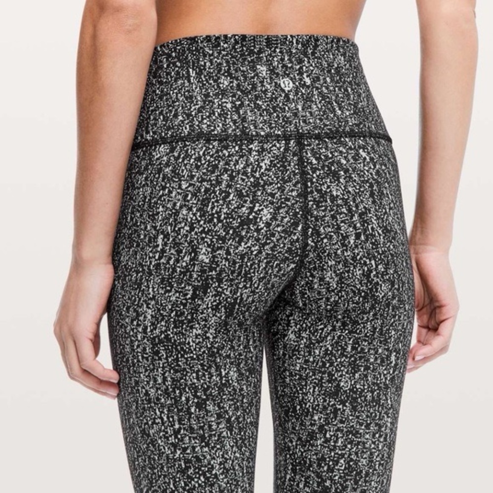 Lululemon Wunder Under Pant (Hi-Rise) Size 8 Luon Suited Jacquard Black White 9